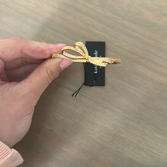 Elegant Gold Bow Bracelet - Picture 2 of 5
